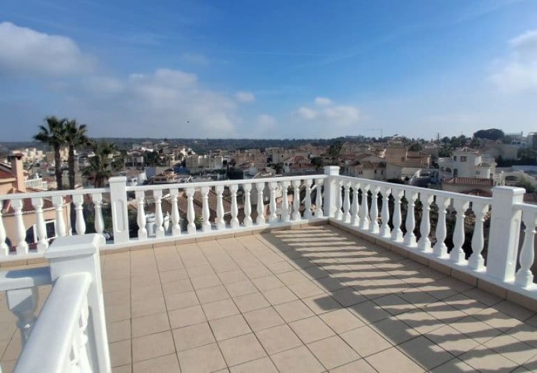 5 bedroom Villa for sale in Rojales with pool - € 539,995 (Ref: 9737837)