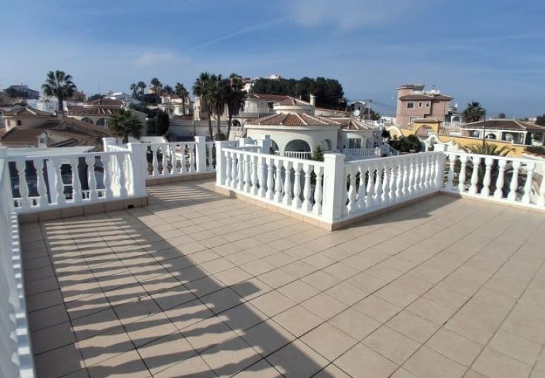 5 bedroom Villa for sale in Rojales with pool - € 539,995 (Ref: 9737837)