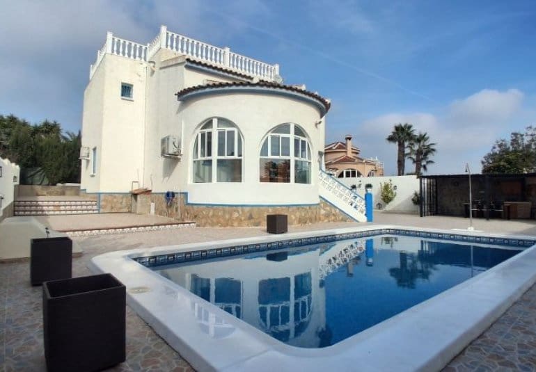 5 bedroom Villa for sale in Rojales with pool - € 539,995 (Ref: 9737837)