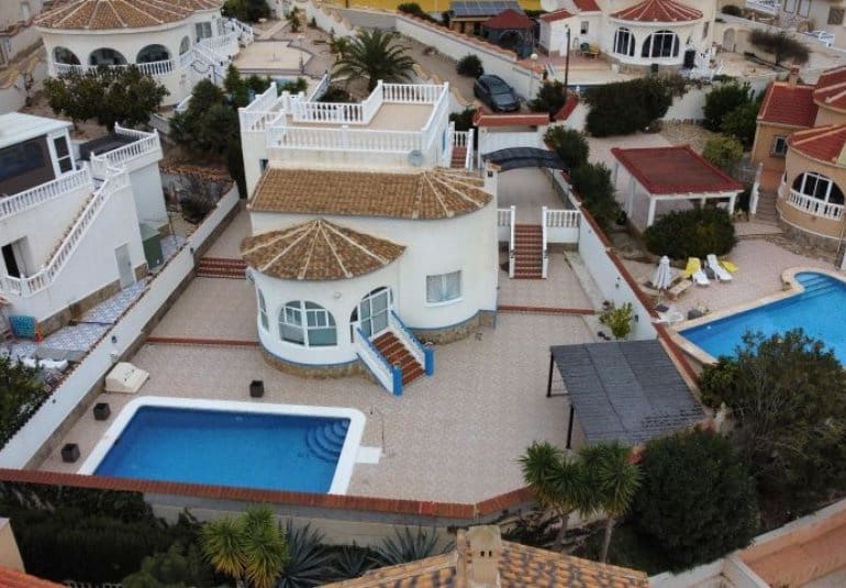 5 bedroom Villa for sale in Rojales with pool - € 539,995 (Ref: 9737837)