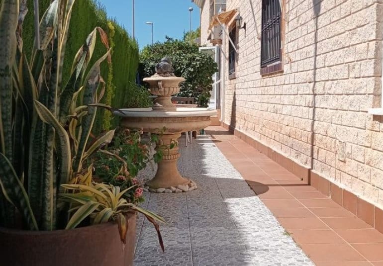 4 sypialnia Willa na sprzedaż w Pilar de la Horadada - 295 000 € (Ref: 9737838)