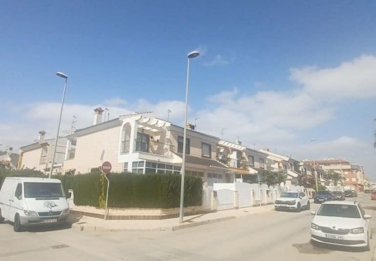 4 sypialnia Willa na sprzedaż w Pilar de la Horadada - 295 000 € (Ref: 9737838)