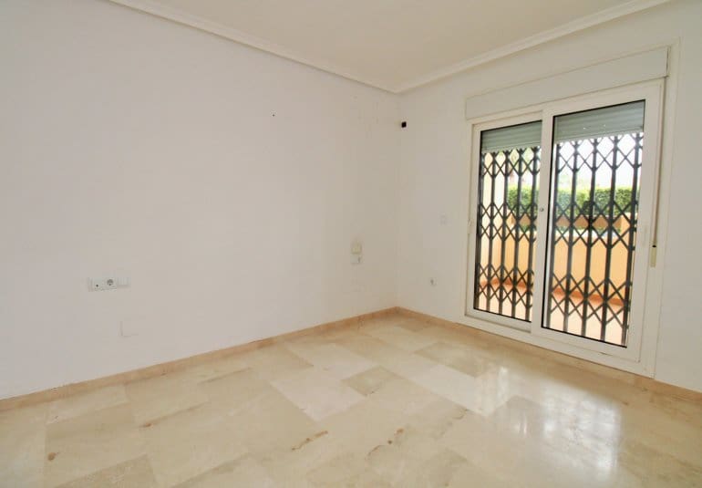 2 bedroom Apartment for sale in Playa Flamenca with pool - € 169,000 (Ref: 9737839)