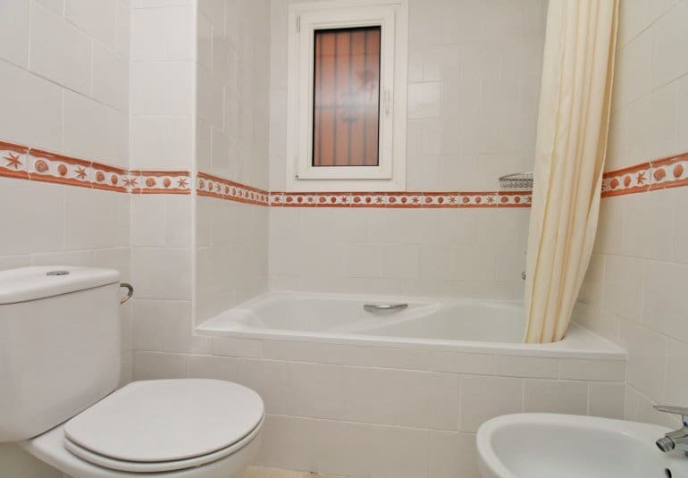 2 bedroom Apartment for sale in Playa Flamenca with pool - € 169,000 (Ref: 9737839)