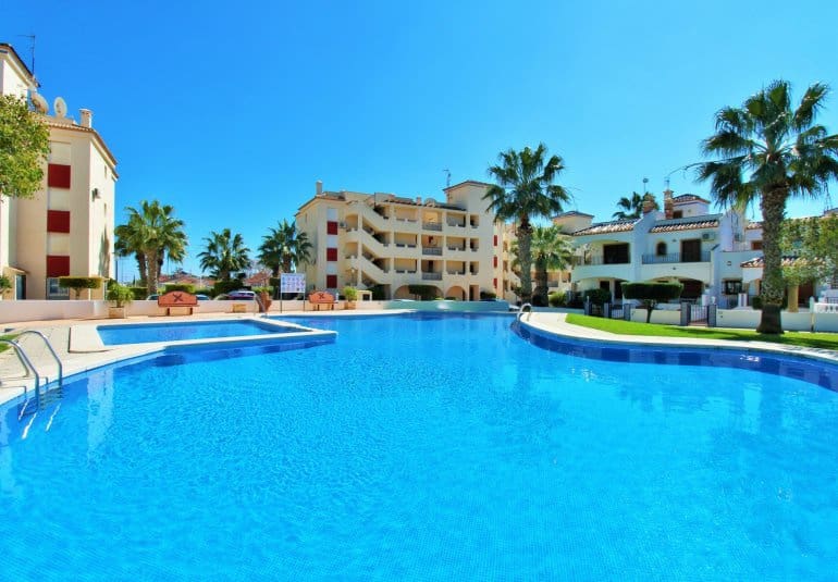 2 bedroom Apartment for sale in Playa Flamenca with pool - € 169,000 (Ref: 9737839)