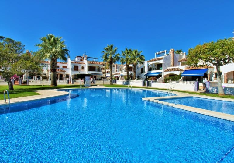 2 bedroom Apartment for sale in Playa Flamenca with pool - € 169,000 (Ref: 9737839)