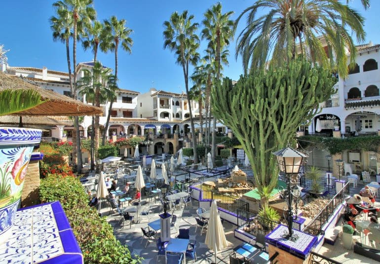 2 bedroom Apartment for sale in Playa Flamenca with pool - € 169,000 (Ref: 9737839)