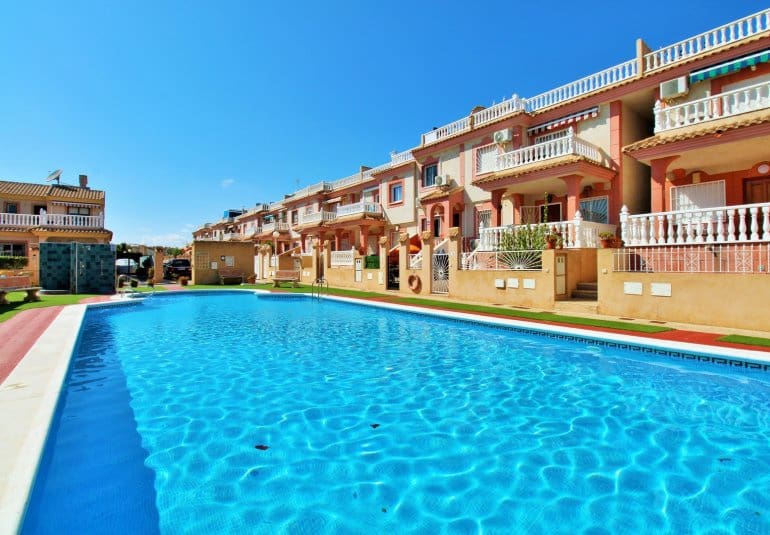 3 bedroom Townhouse for sale in Playa Flamenca with pool - € 249,950 (Ref: 9737841)