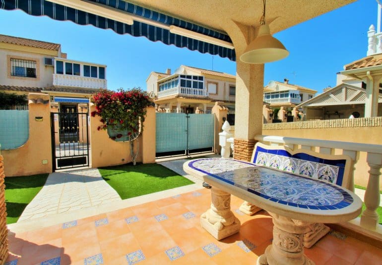 3 bedroom Townhouse for sale in Playa Flamenca with pool - € 249,950 (Ref: 9737841)