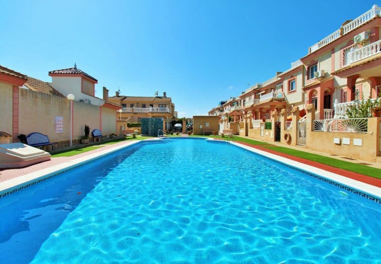 3 bedroom Townhouse for sale in Playa Flamenca with pool - € 249,950 (Ref: 9737841)