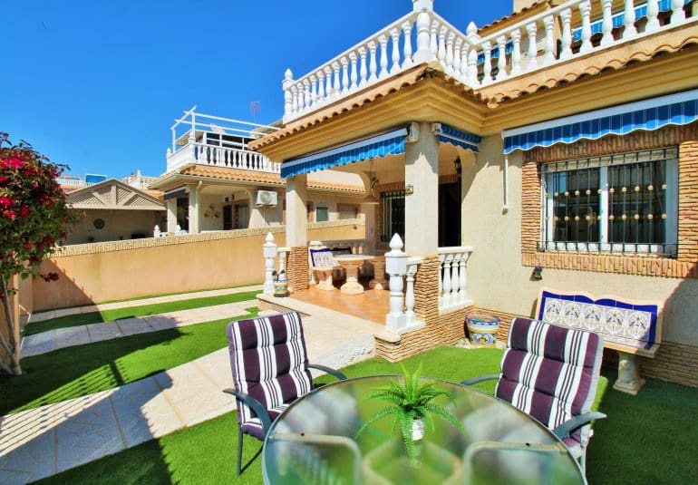 3 bedroom Townhouse for sale in Playa Flamenca with pool - € 249,950 (Ref: 9737841)
