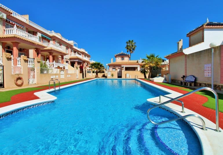3 bedroom Townhouse for sale in Playa Flamenca with pool - € 249,950 (Ref: 9737841)