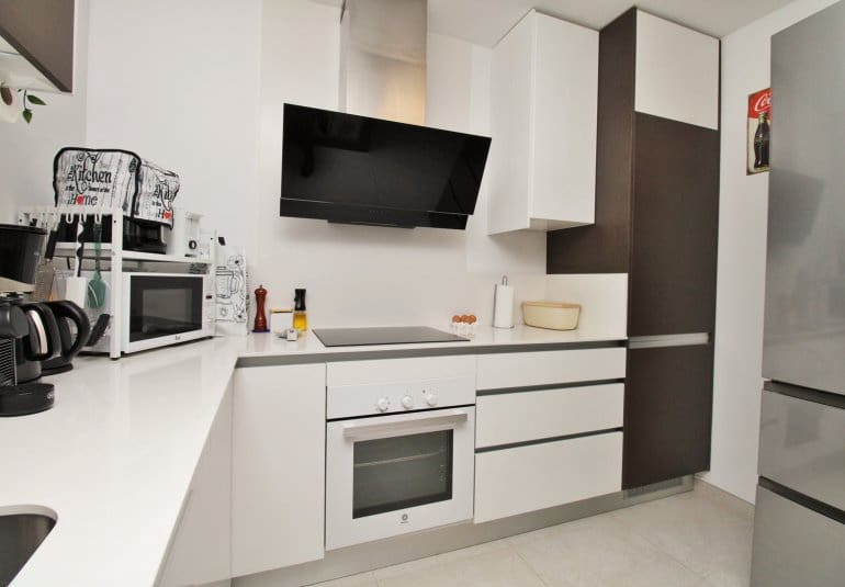 Casa de 2 habitaciones en Villamartin en venta con piscina - 294.990 € (Ref: 9737842)