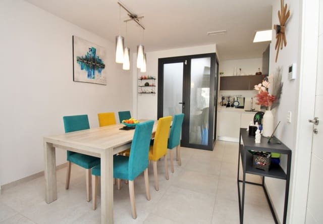 Casa de 2 habitaciones en Villamartin, Orihuela en venta con piscina - 294.990 € (Ref: 9737842)