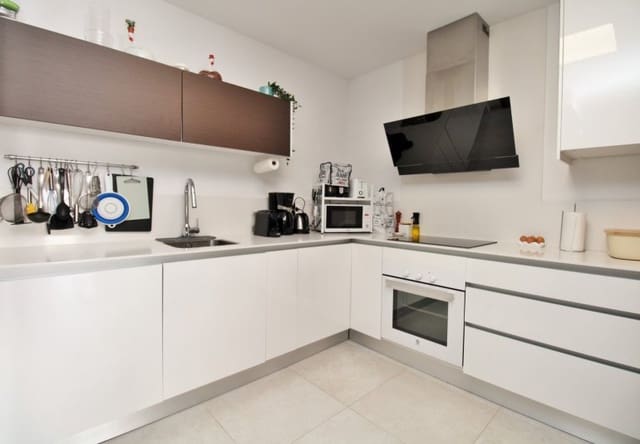 Casa de 2 habitaciones en Villamartin, Orihuela en venta con piscina - 294.990 € (Ref: 9737842)