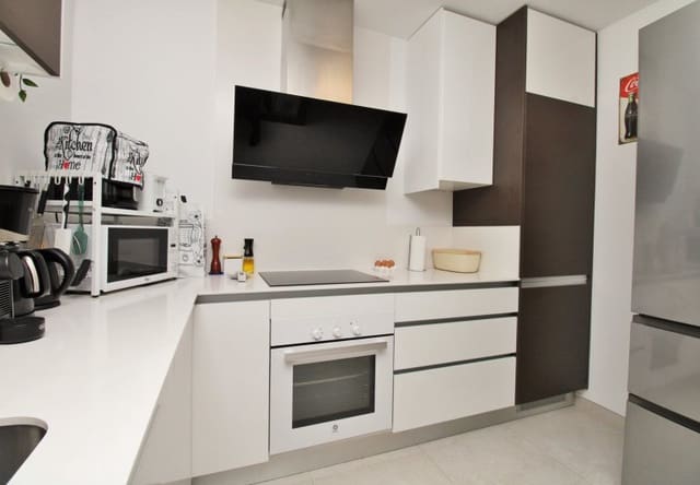 Casa de 2 habitaciones en Villamartin, Orihuela en venta con piscina - 294.990 € (Ref: 9737842)