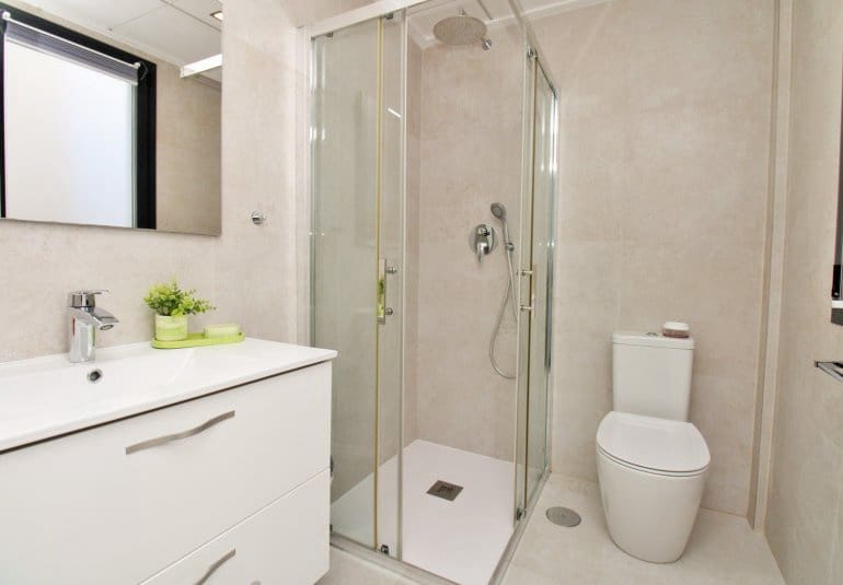 Casa de 2 habitaciones en Villamartin en venta con piscina - 294.990 € (Ref: 9737842)