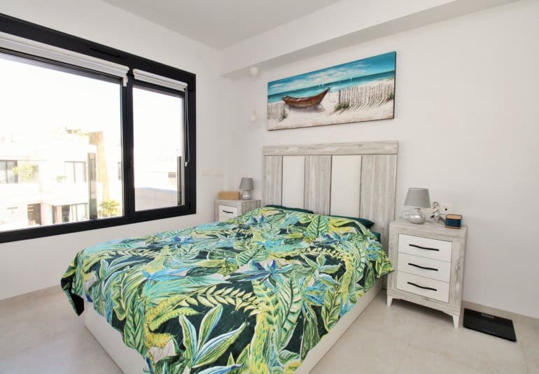 Casa de 2 habitaciones en Villamartin en venta con piscina - 294.990 € (Ref: 9737842)