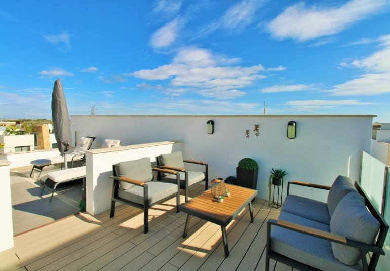 Casa de 2 habitaciones en Villamartin en venta con piscina - 294.990 € (Ref: 9737842)