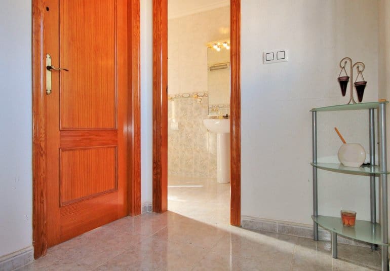 Casa de 3 habitaciones en Villamartin en venta con piscina - 249.990 € (Ref: 9737846)