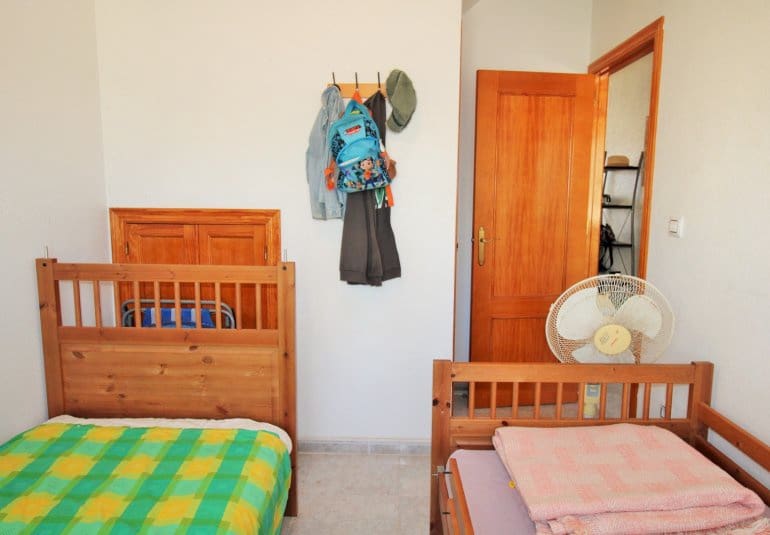 Casa de 3 habitaciones en Villamartin en venta con piscina - 249.990 € (Ref: 9737846)