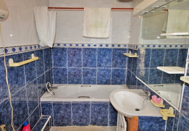 Casa de 3 habitaciones en Villamartin en venta con piscina - 249.990 € (Ref: 9737846)