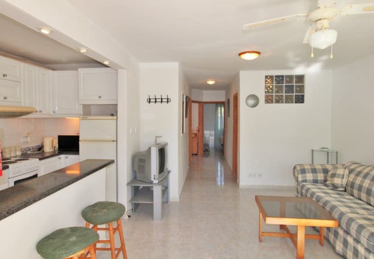 Casa de 3 habitaciones en Villamartin en venta con piscina - 249.990 € (Ref: 9737846)