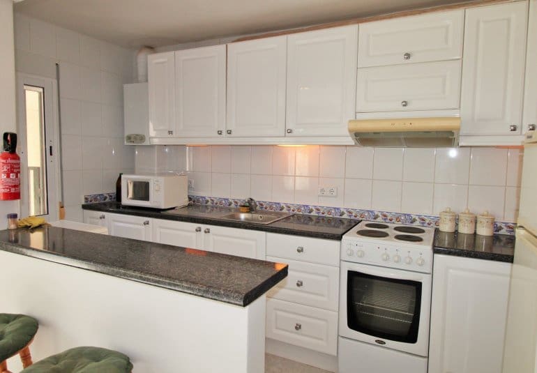 Casa de 3 habitaciones en Villamartin en venta con piscina - 249.990 € (Ref: 9737846)