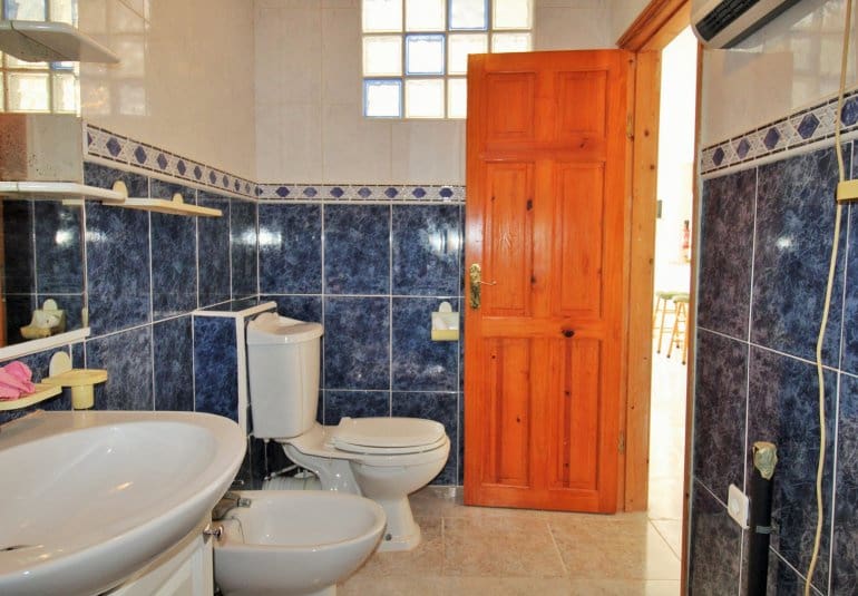 Casa de 3 habitaciones en Villamartin en venta con piscina - 249.990 € (Ref: 9737846)