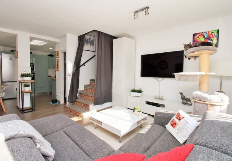 Casa de 2 habitaciones en Villamartin en venta con piscina - 289.900 € (Ref: 9737847)