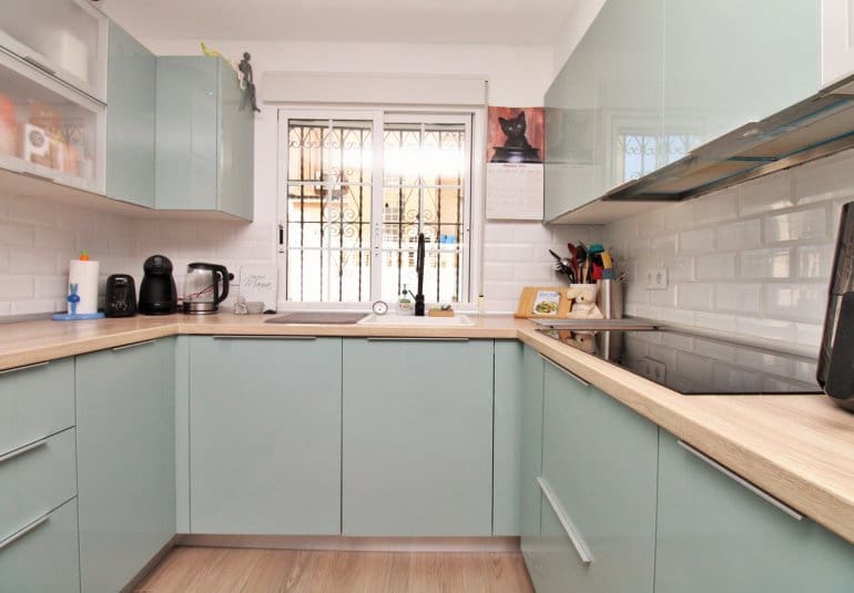 Casa de 2 habitaciones en Villamartin en venta con piscina - 289.900 € (Ref: 9737847)