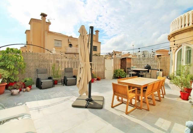Casa de 2 habitaciones en Villamartin, Orihuela en venta con piscina - 289.900 € (Ref: 9737847)