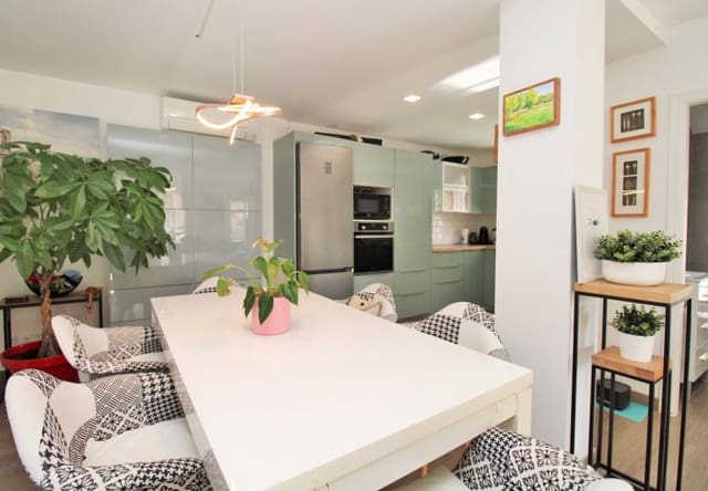 Casa de 2 habitaciones en Villamartin, Orihuela en venta con piscina - 289.900 € (Ref: 9737847)