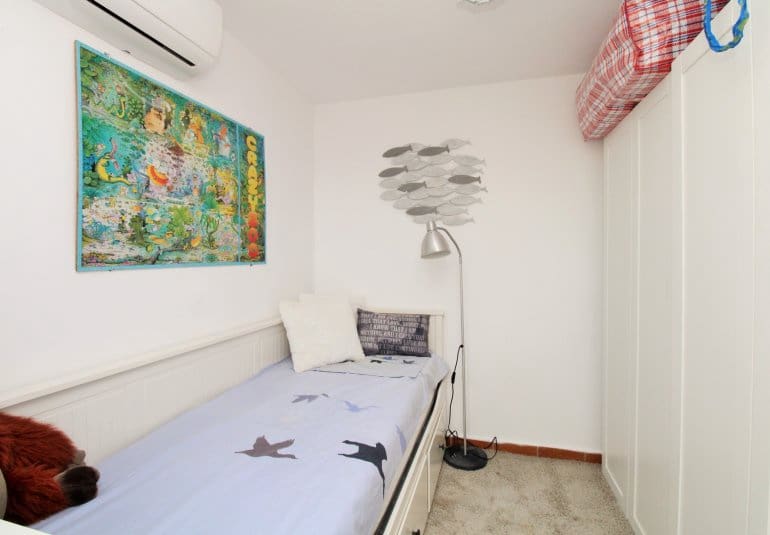 Casa de 2 habitaciones en Villamartin en venta con piscina - 289.900 € (Ref: 9737847)