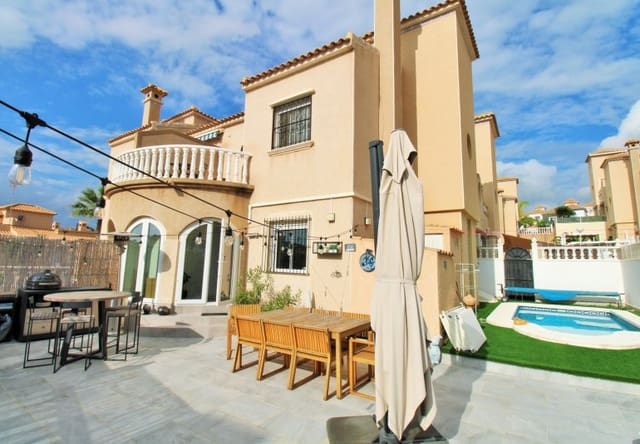 2 sovrum Hus till salu i Villamartin, Orihuela med pool - 269 000 € (Ref: 9737847)
