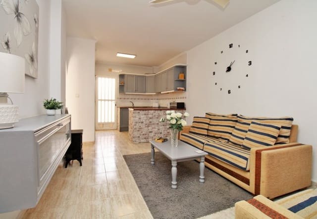 Apartamento de 2 habitaciones en Villamartin, Orihuela en venta con piscina - 144.000 € (Ref: 9737848)