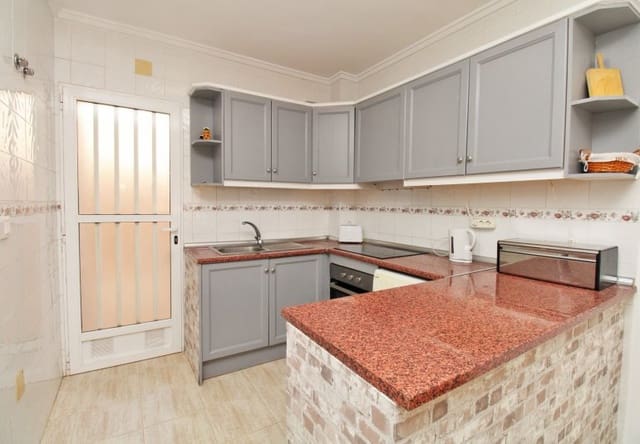Apartamento de 2 habitaciones en Villamartin, Orihuela en venta con piscina - 144.000 € (Ref: 9737848)