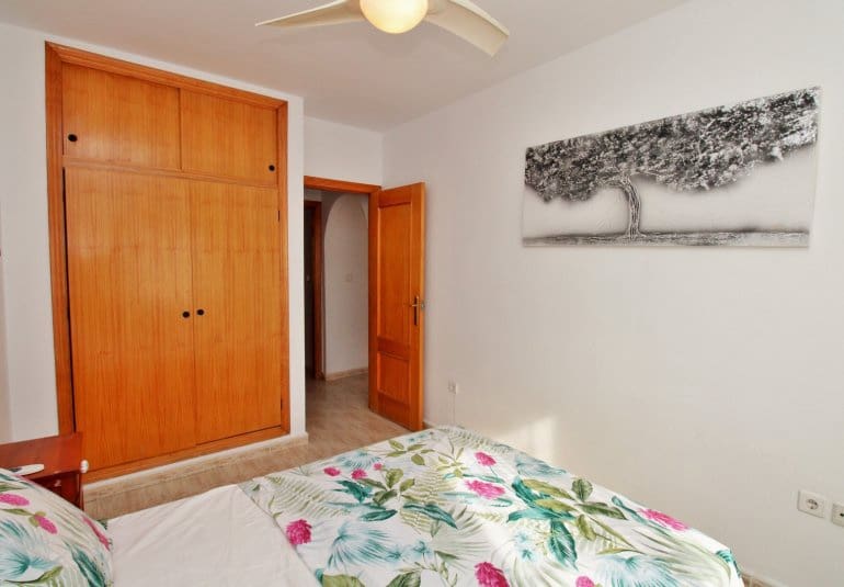 Apartamento de 2 habitaciones en Villamartin en venta con piscina - 144.000 € (Ref: 9737848)