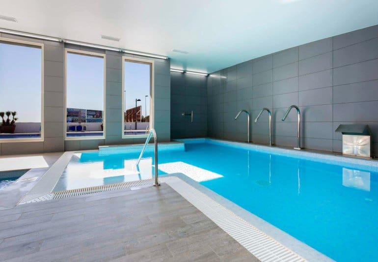 Apartamento de 2 habitaciones en Villamartin en venta con piscina - 289.900 € (Ref: 9737849)