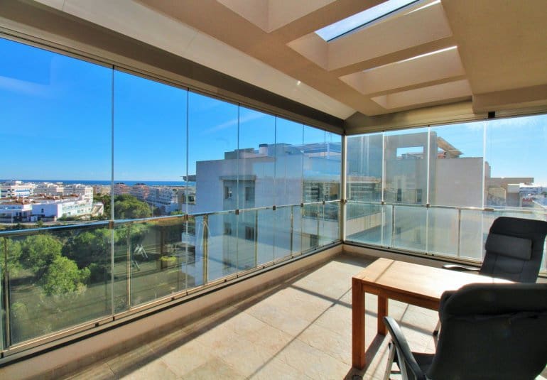 Apartamento de 2 habitaciones en Villamartin en venta con piscina - 289.900 € (Ref: 9737849)