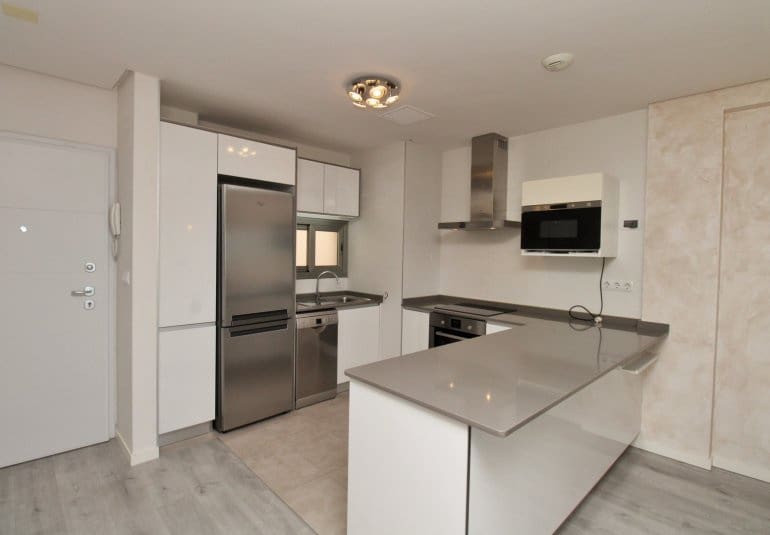 Apartamento de 2 habitaciones en Villamartin en venta con piscina - 289.900 € (Ref: 9737849)