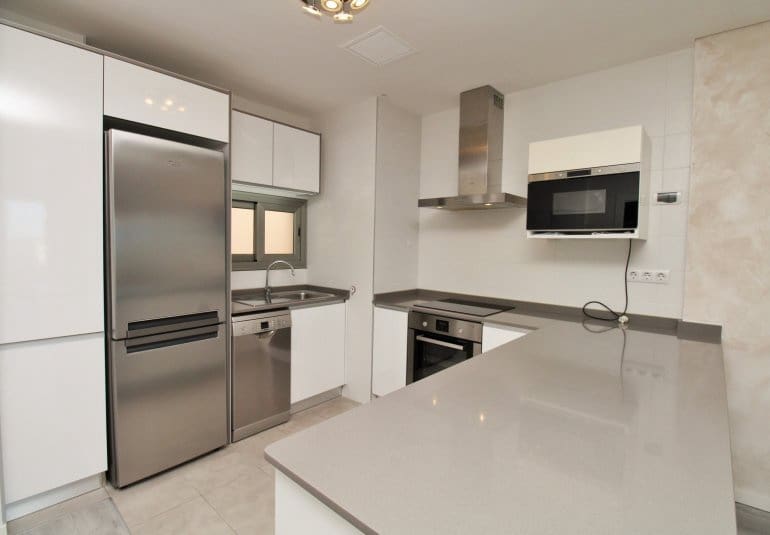 Apartamento de 2 habitaciones en Villamartin en venta con piscina - 289.900 € (Ref: 9737849)