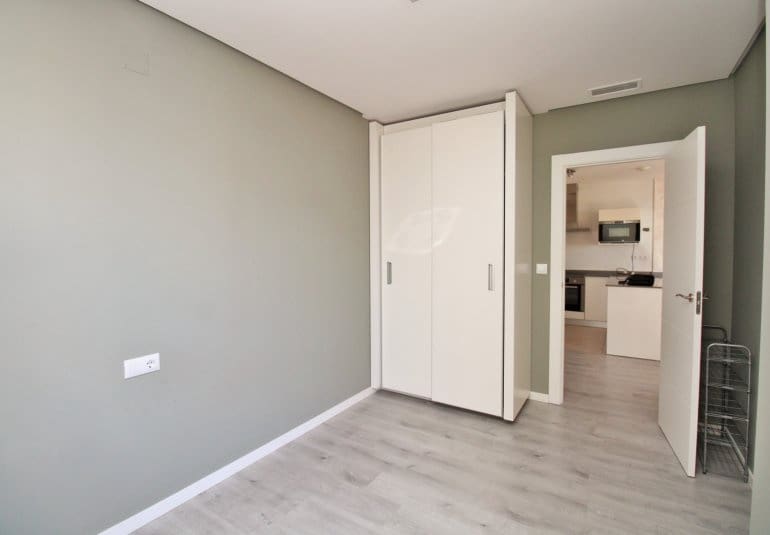 Apartamento de 2 habitaciones en Villamartin en venta con piscina - 289.900 € (Ref: 9737849)