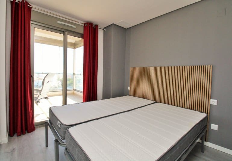 Apartamento de 2 habitaciones en Villamartin en venta con piscina - 289.900 € (Ref: 9737849)