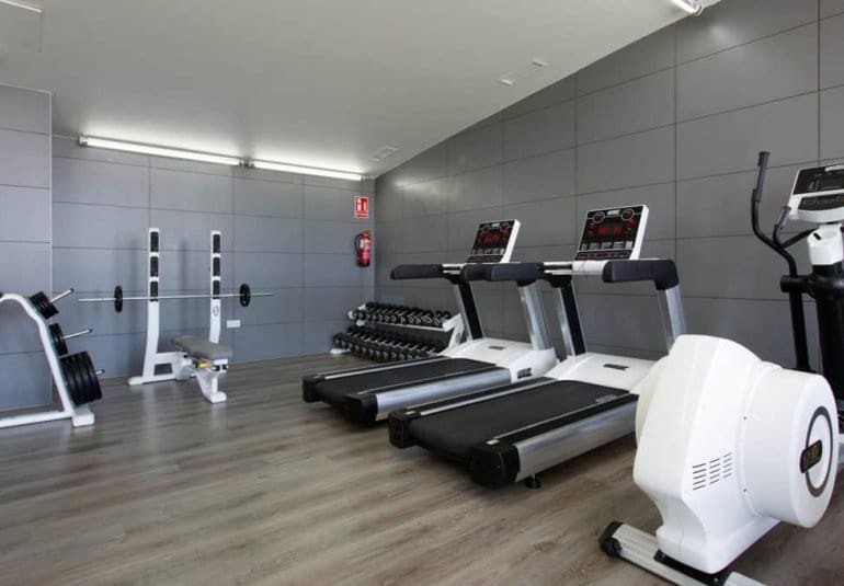 Apartamento de 2 habitaciones en Villamartin en venta con piscina - 289.900 € (Ref: 9737849)