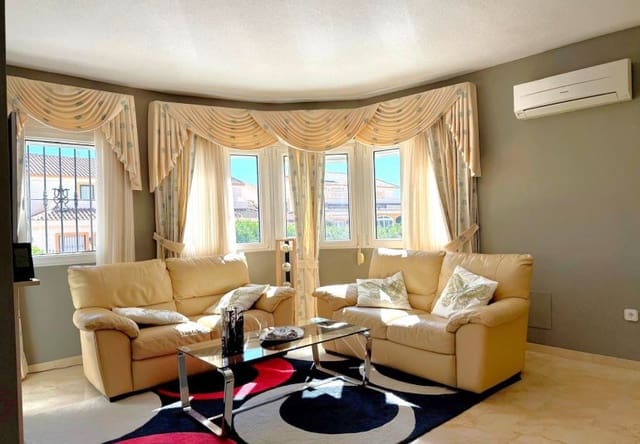 Chalet de 3 habitaciones en Los Dolses, Orihuela en venta con piscina - 590.000 € (Ref: 9737851)