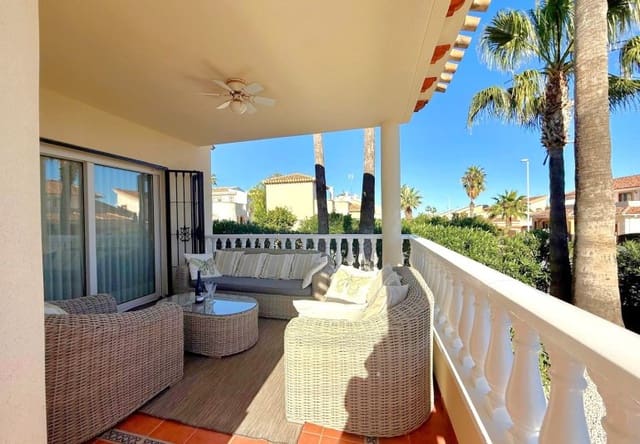 Chalet de 3 habitaciones en Los Dolses, Orihuela en venta con piscina - 590.000 € (Ref: 9737851)