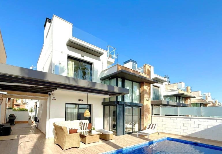 3 soverom Villa til salgs i Orihuela Costa med svømmebasseng - € 449 900 (Ref: 9737852)