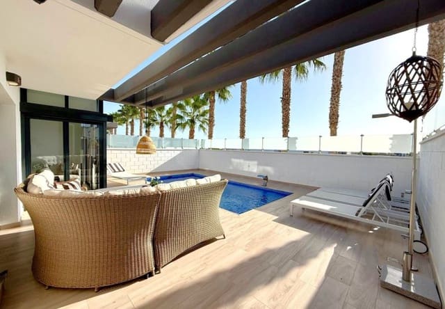 3 soverom Villa til salgs i Lomas de Cabo Roig - Los Dolses, Orihuela med svømmebasseng - € 449 900 (Ref: 9737852)