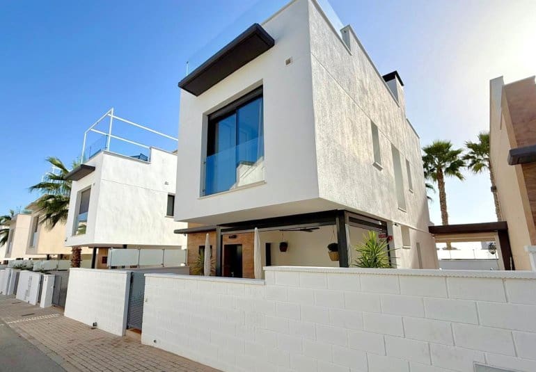 3 soverom Villa til salgs i Orihuela Costa med svømmebasseng - € 449 900 (Ref: 9737852)